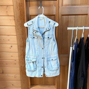 Chambray Sleeveless Utility Jacket